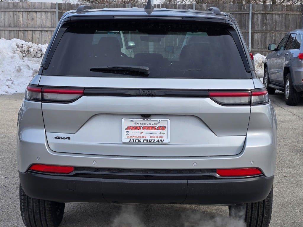 new 2025 Jeep Grand Cherokee car, priced at $45,730