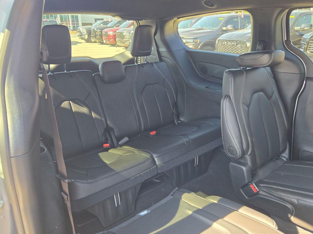 new 2026 Chrysler Pacifica car, priced at $43,927