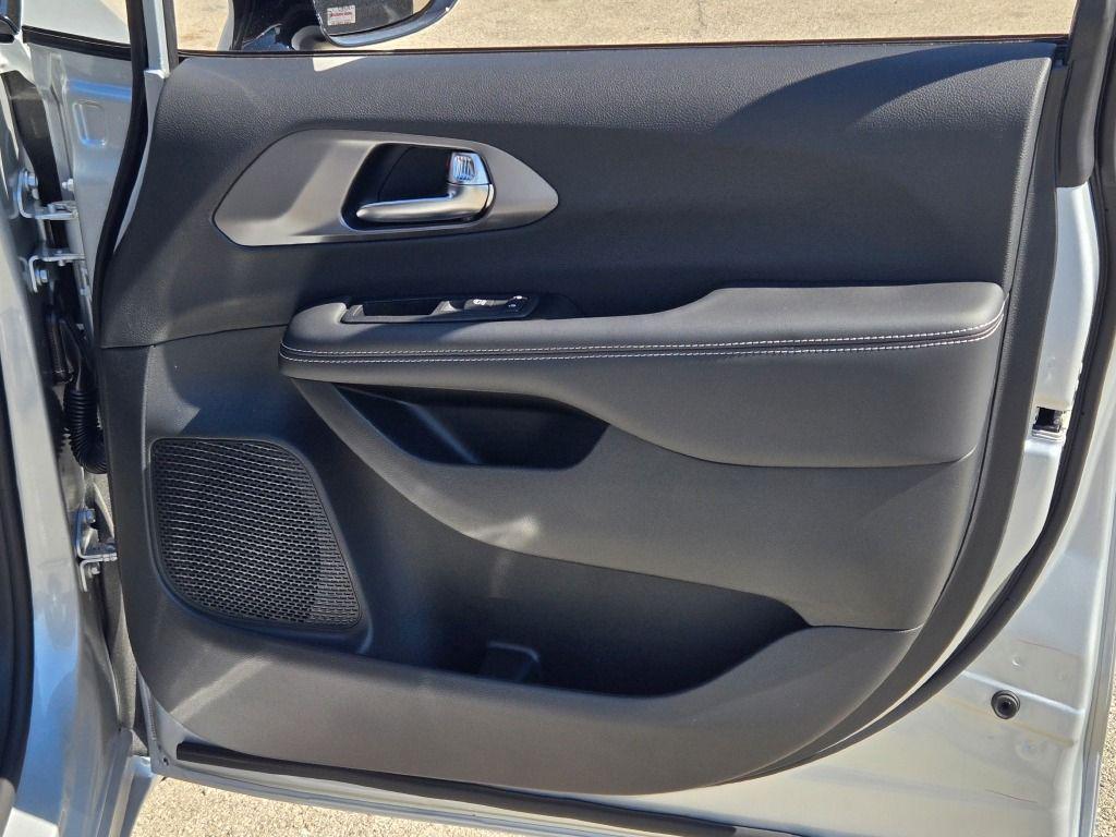 new 2026 Chrysler Pacifica car, priced at $43,927