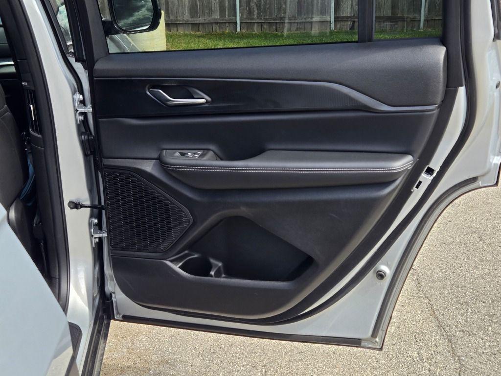 new 2025 Jeep Grand Cherokee L car, priced at $37,531