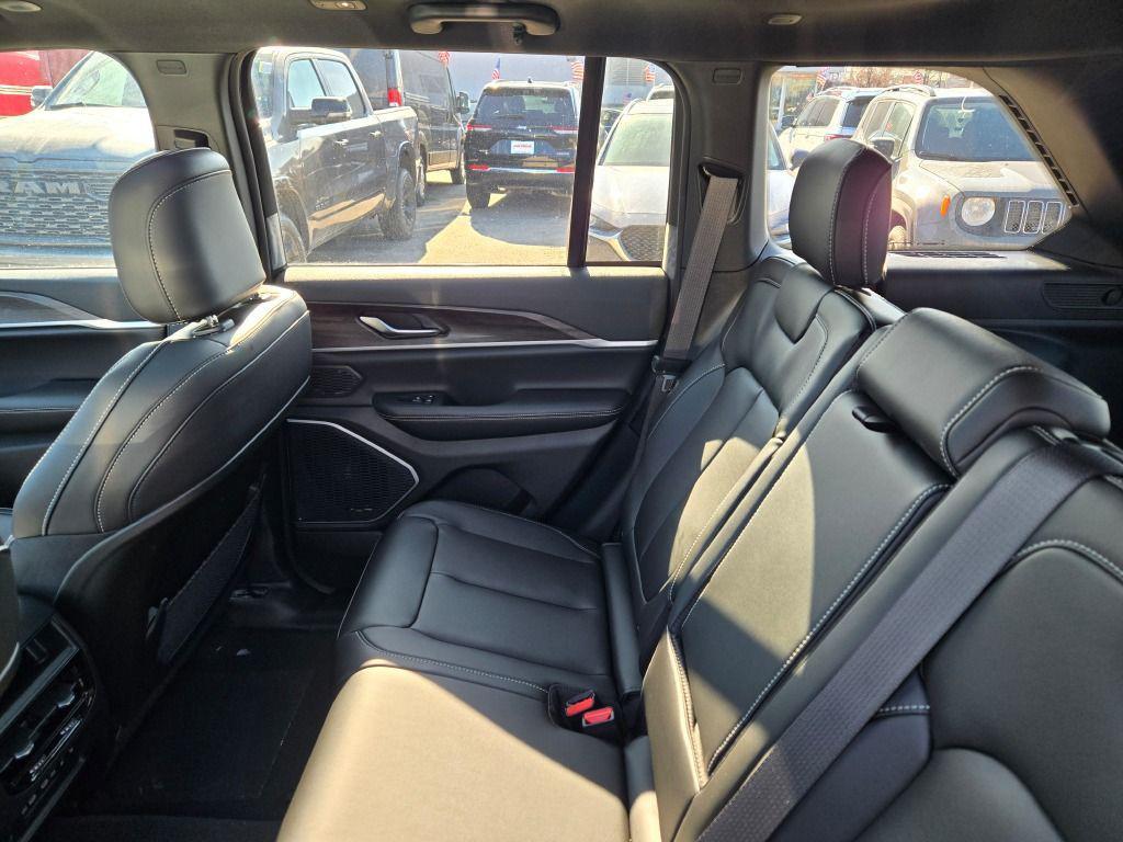 new 2026 Jeep Grand Cherokee car, priced at $46,750