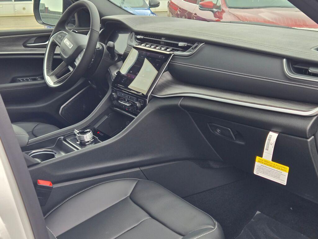 new 2025 Jeep Grand Cherokee car, priced at $44,911