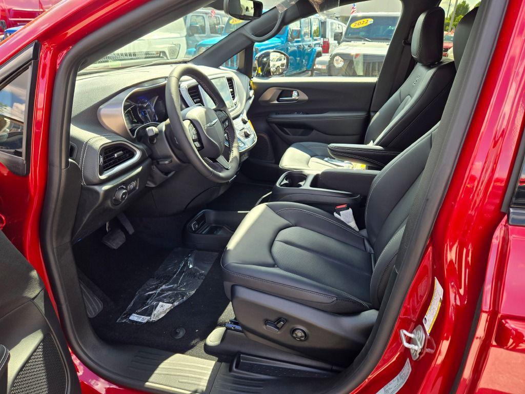new 2026 Chrysler Pacifica car, priced at $46,123