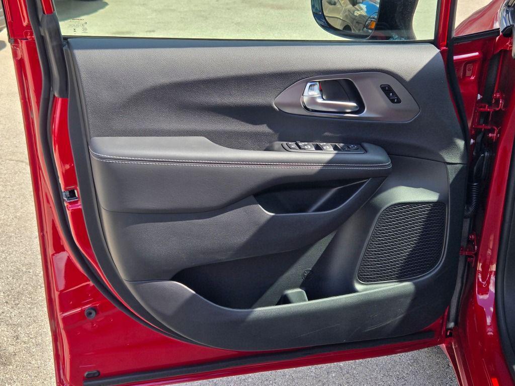 new 2026 Chrysler Pacifica car, priced at $46,123