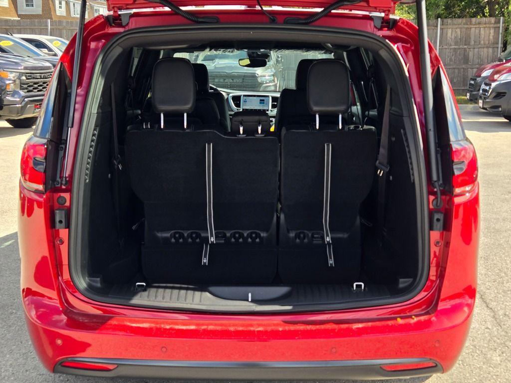 new 2026 Chrysler Pacifica car, priced at $46,123