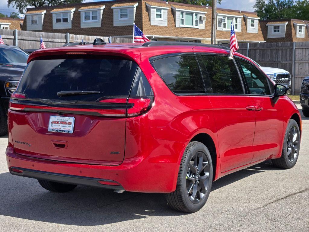 new 2026 Chrysler Pacifica car, priced at $46,123