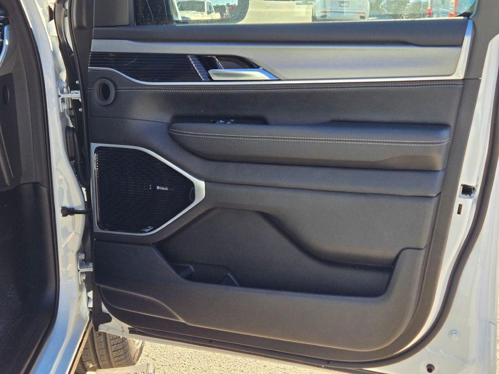 new 2026 Jeep Grand Wagoneer car, priced at $75,063