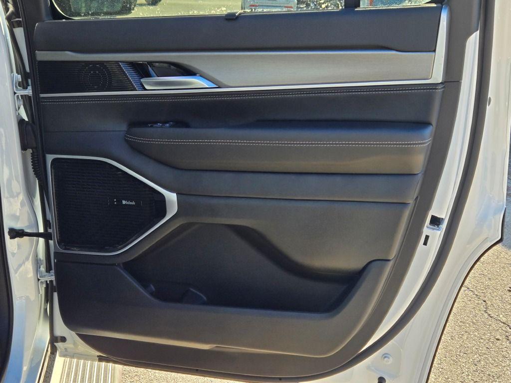 new 2026 Jeep Grand Wagoneer car, priced at $75,063