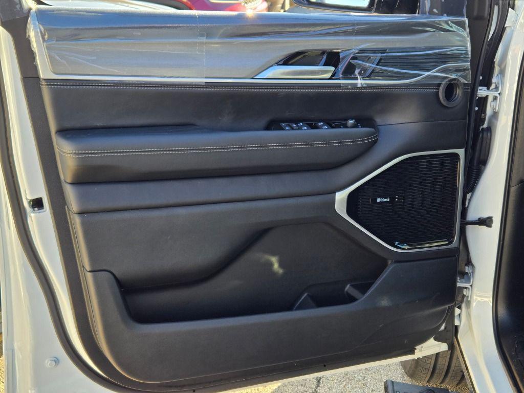 new 2026 Jeep Grand Wagoneer car, priced at $75,063