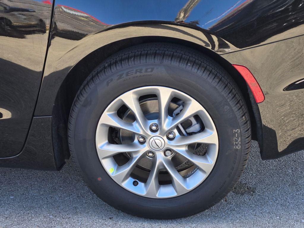 new 2026 Chrysler Pacifica car, priced at $46,563