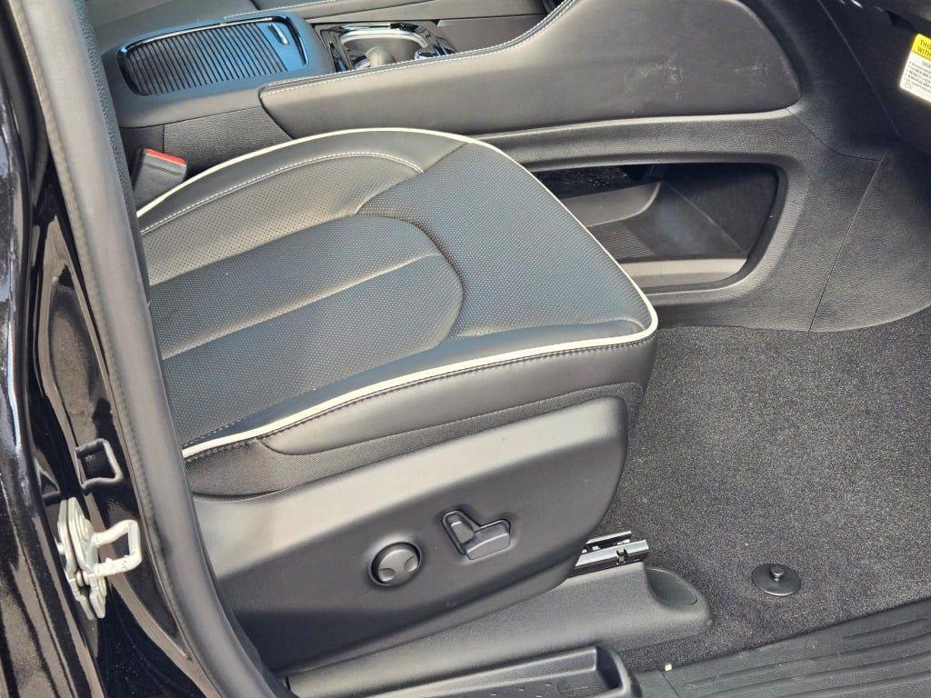 new 2026 Chrysler Pacifica car, priced at $44,604