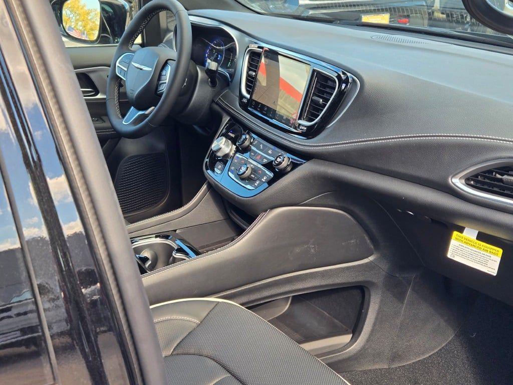 new 2026 Chrysler Pacifica car, priced at $44,604