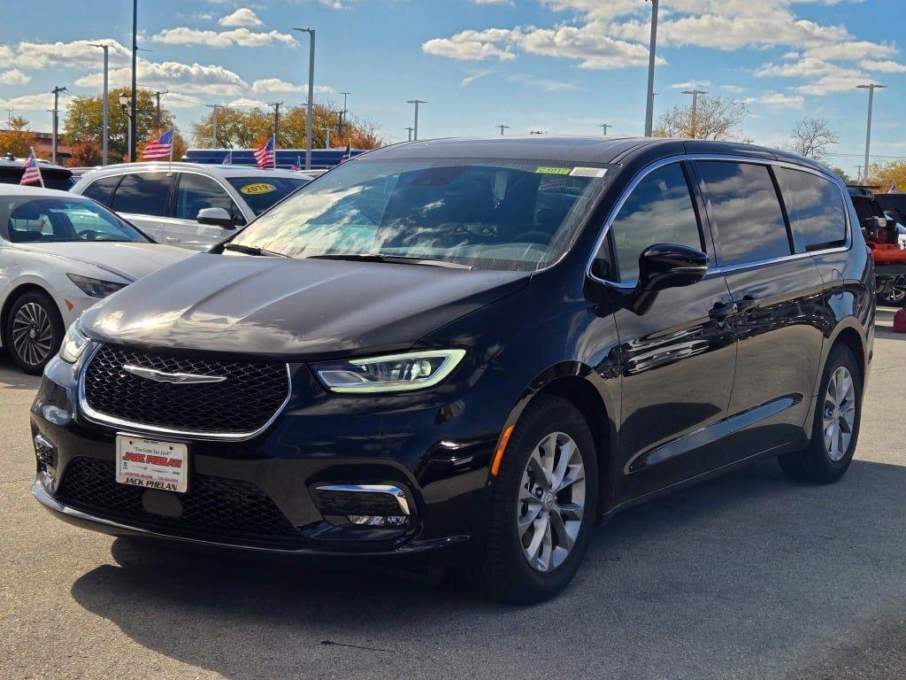 new 2026 Chrysler Pacifica car, priced at $44,604