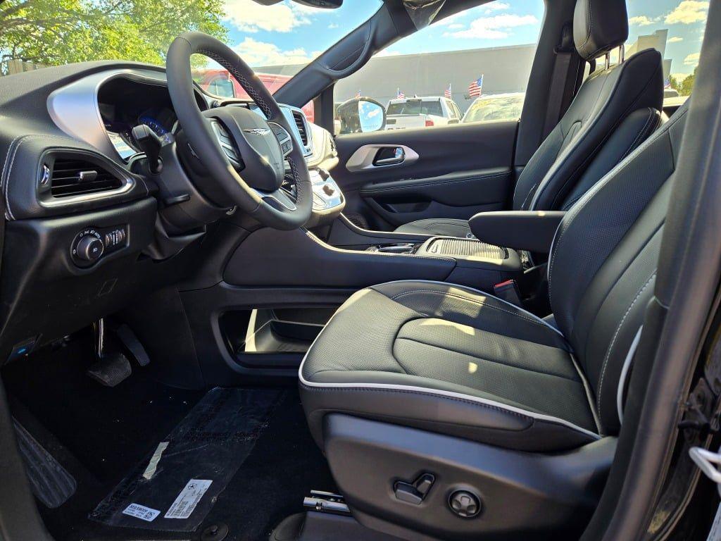 new 2026 Chrysler Pacifica car, priced at $44,604