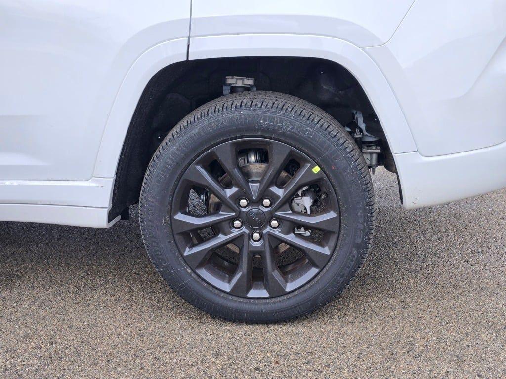 new 2026 Jeep Grand Cherokee car, priced at $55,850