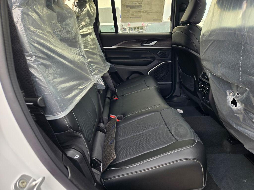 new 2026 Jeep Grand Cherokee car, priced at $54,438