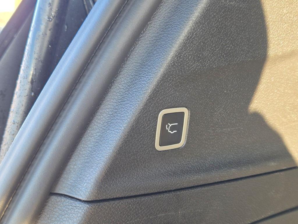 used 2025 Chrysler Pacifica car, priced at $31,895