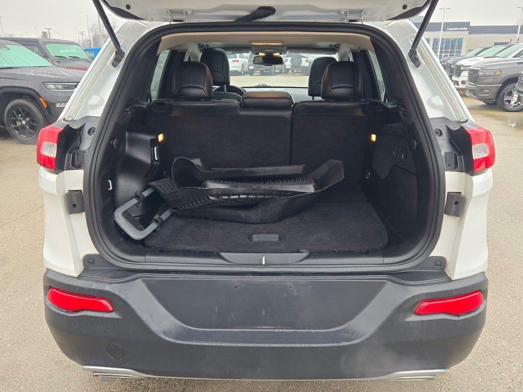 used 2015 Jeep Cherokee car, priced at $11,997