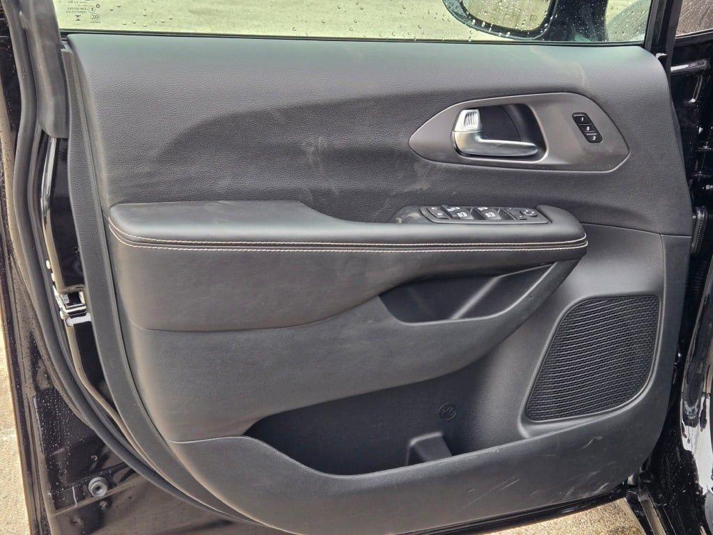 new 2026 Chrysler Pacifica car, priced at $40,796