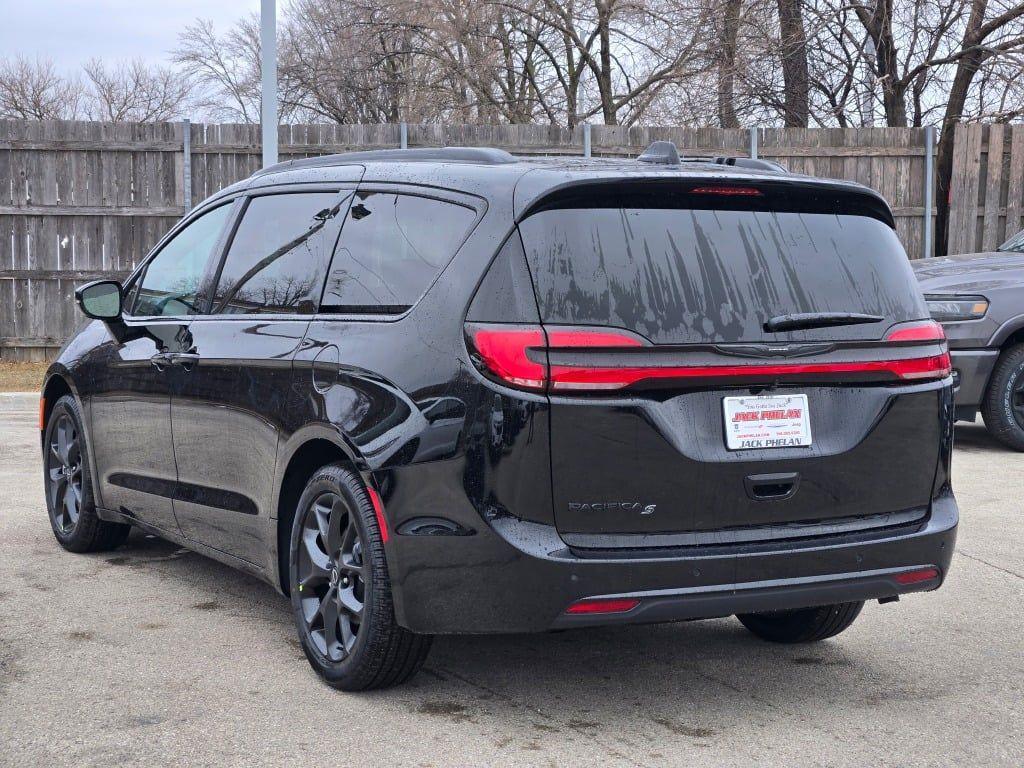 new 2026 Chrysler Pacifica car, priced at $40,796