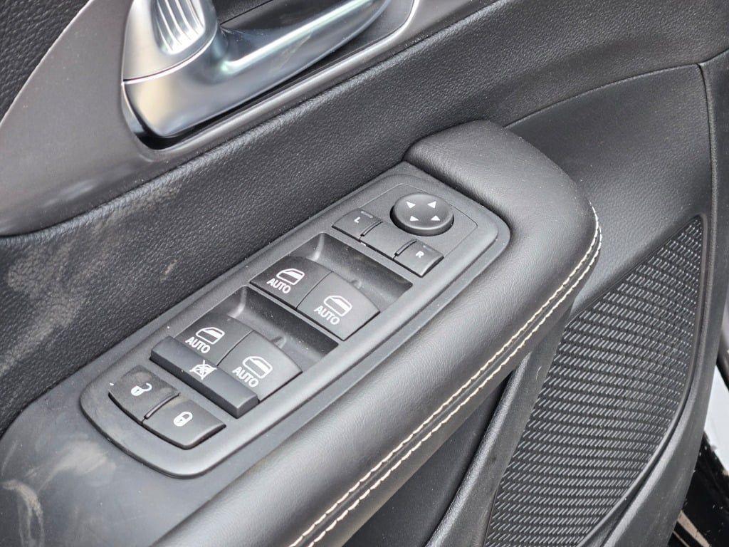 new 2026 Chrysler Pacifica car, priced at $40,796