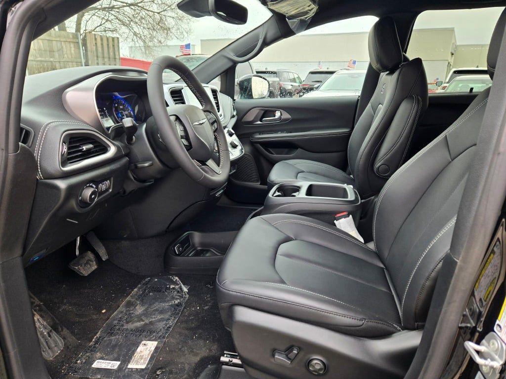 new 2026 Chrysler Pacifica car, priced at $40,796