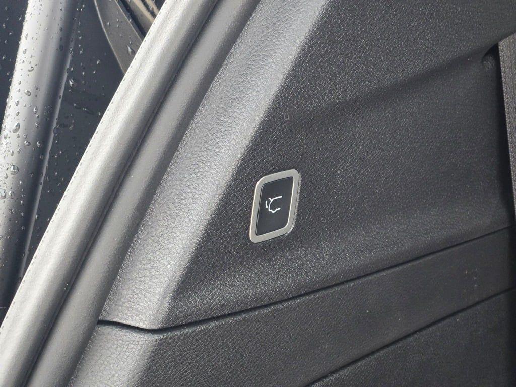 new 2026 Chrysler Pacifica car, priced at $40,796