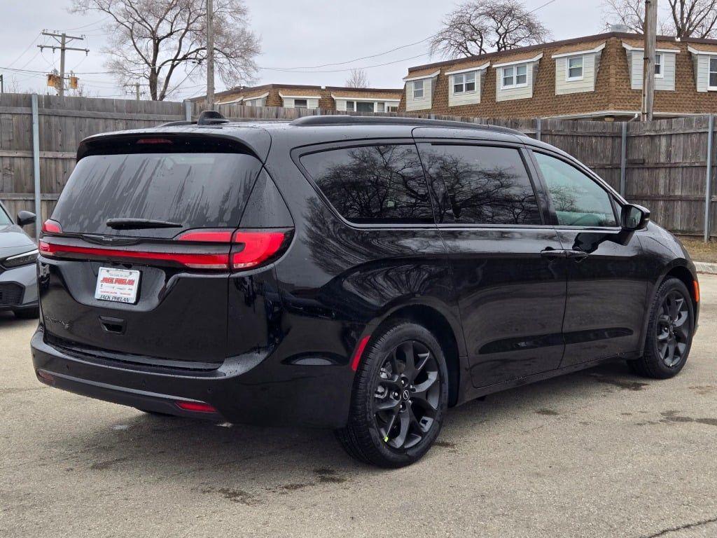 new 2026 Chrysler Pacifica car, priced at $40,796