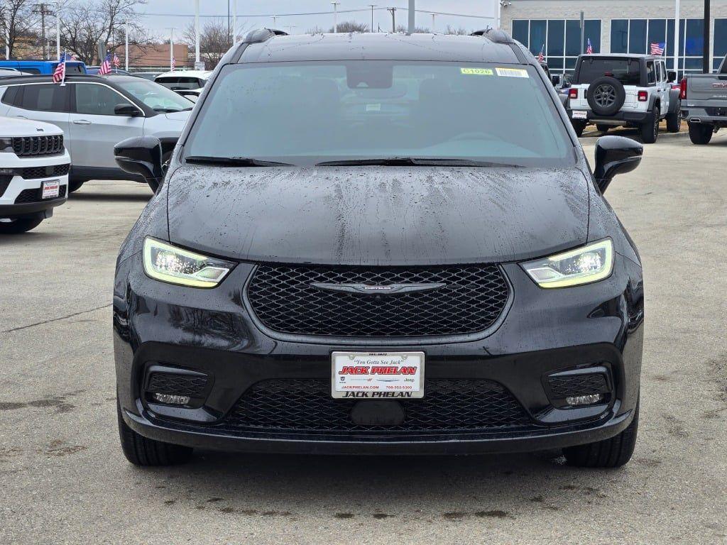 new 2026 Chrysler Pacifica car, priced at $40,796