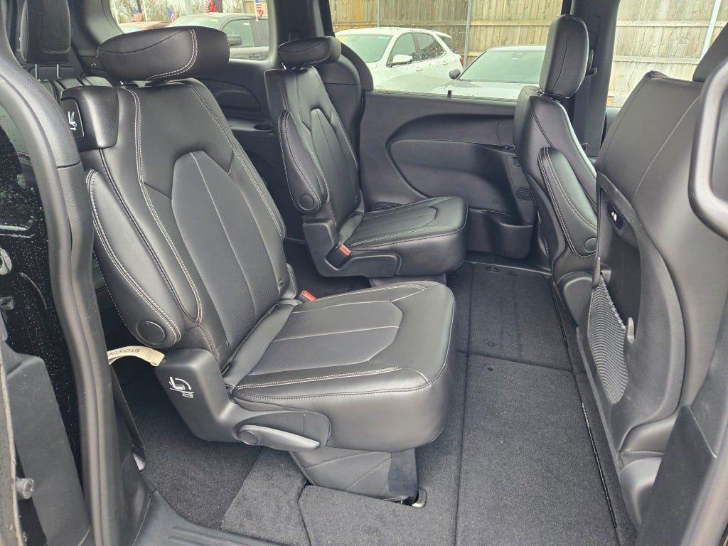 new 2026 Chrysler Pacifica car, priced at $40,796