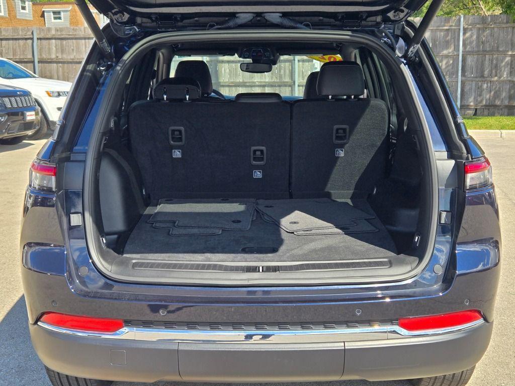 used 2024 Jeep Grand Cherokee car, priced at $31,999