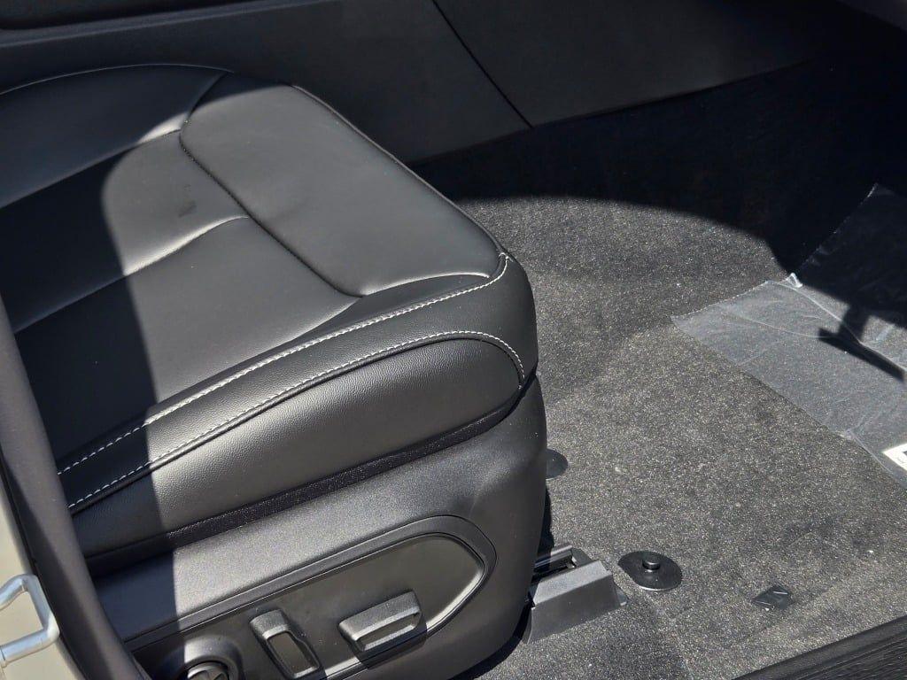 new 2025 Jeep Grand Cherokee car, priced at $42,724