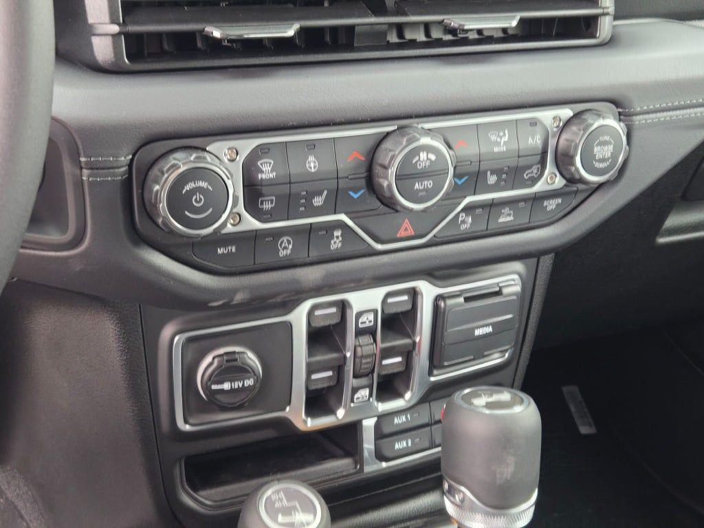 new 2026 Jeep Wrangler car, priced at $52,703