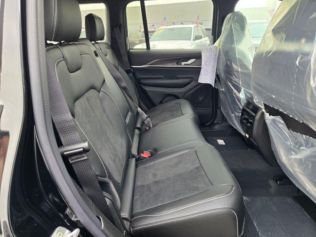 new 2026 Jeep Grand Cherokee car, priced at $44,529