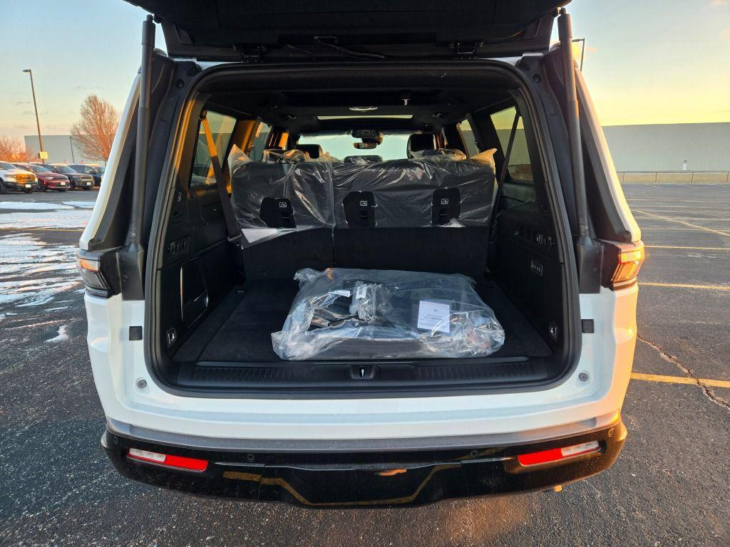 new 2026 Jeep Grand Wagoneer L car, priced at $77,895