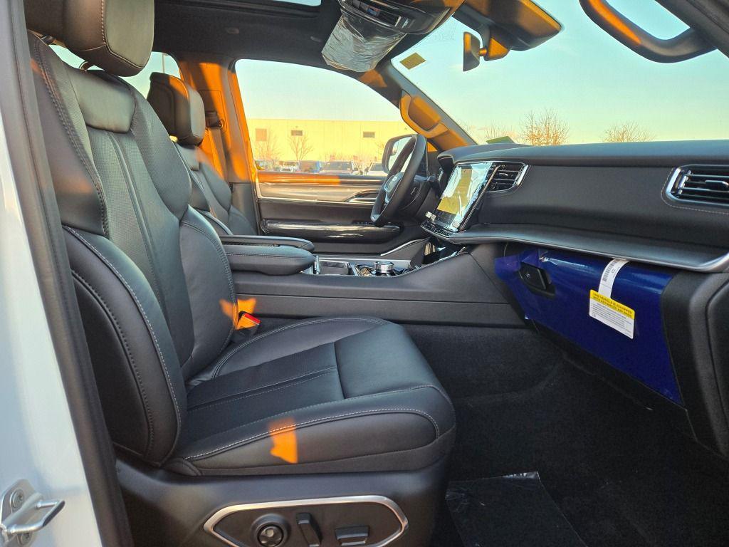 new 2026 Jeep Grand Wagoneer L car, priced at $77,895