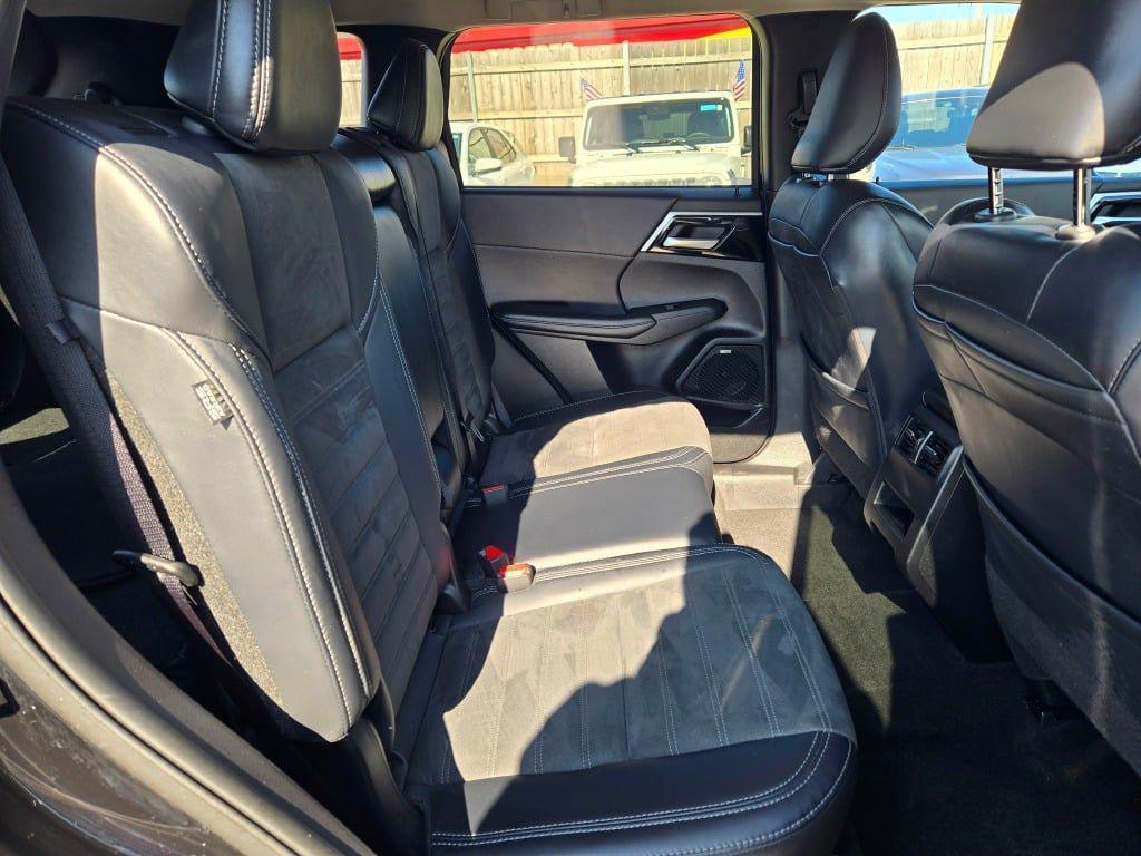 used 2025 Mitsubishi Outlander car, priced at $27,944