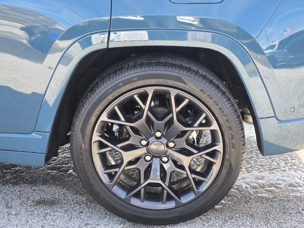 new 2026 Jeep Grand Cherokee car, priced at $59,571