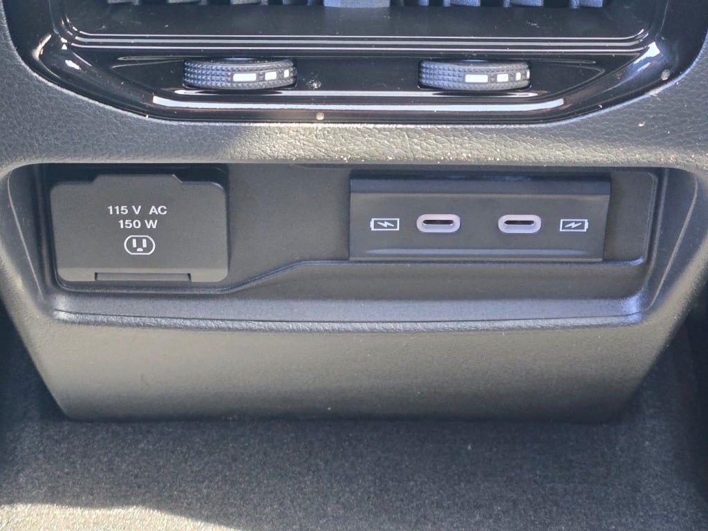 new 2026 Jeep Grand Cherokee car, priced at $59,571