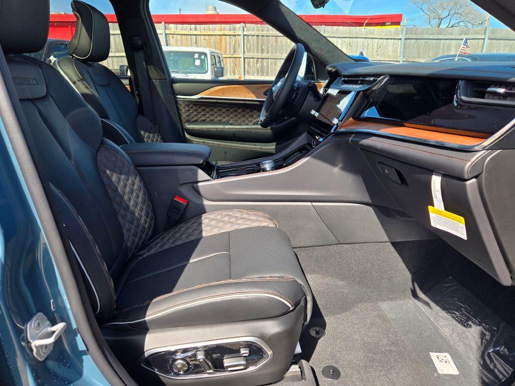 new 2026 Jeep Grand Cherokee car, priced at $59,571