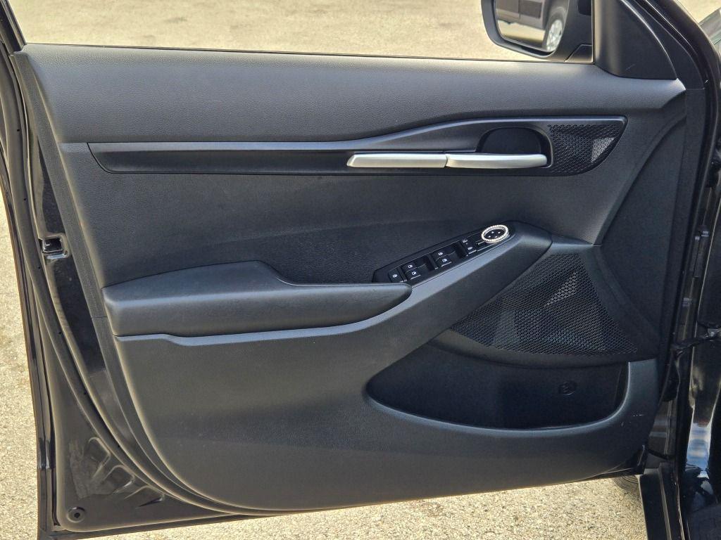 used 2024 Kia Seltos car, priced at $20,295