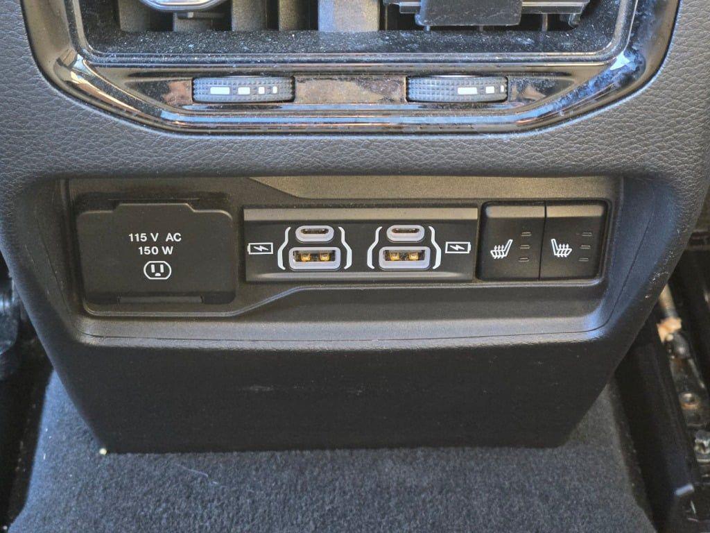 used 2025 Jeep Grand Cherokee car, priced at $34,997