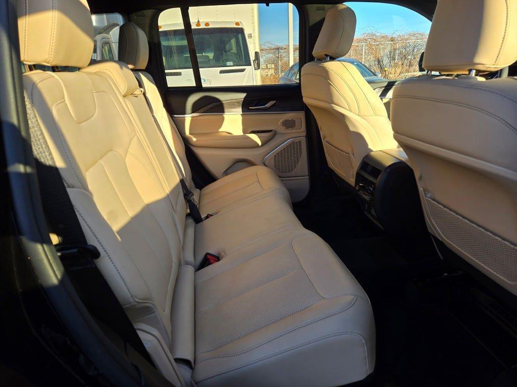 used 2025 Jeep Grand Cherokee car, priced at $34,997