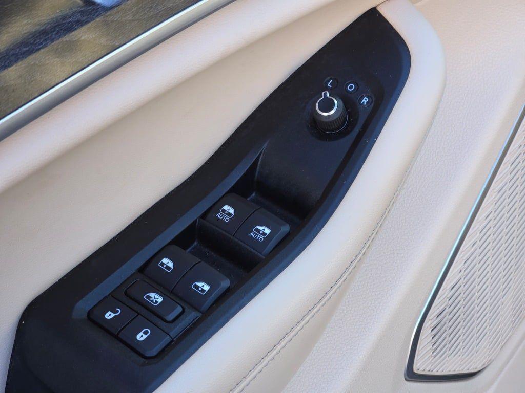 used 2025 Jeep Grand Cherokee car, priced at $34,997