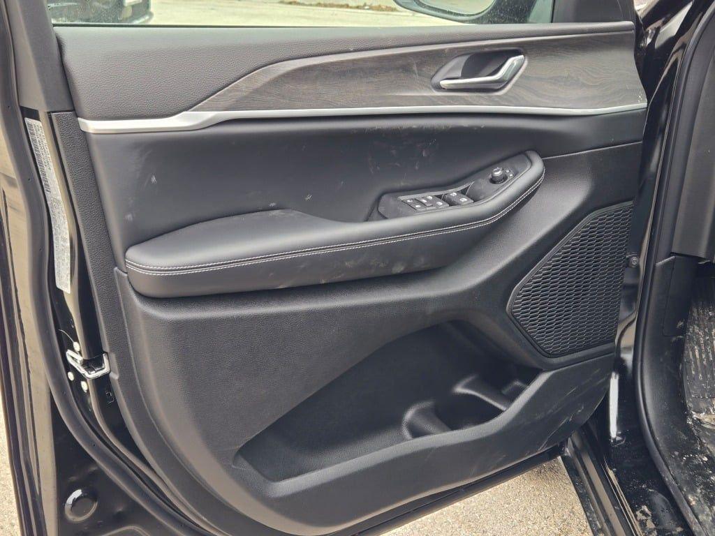 new 2026 Jeep Grand Cherokee car, priced at $44,516