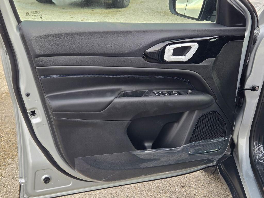 new 2026 Jeep Compass car, priced at $29,895