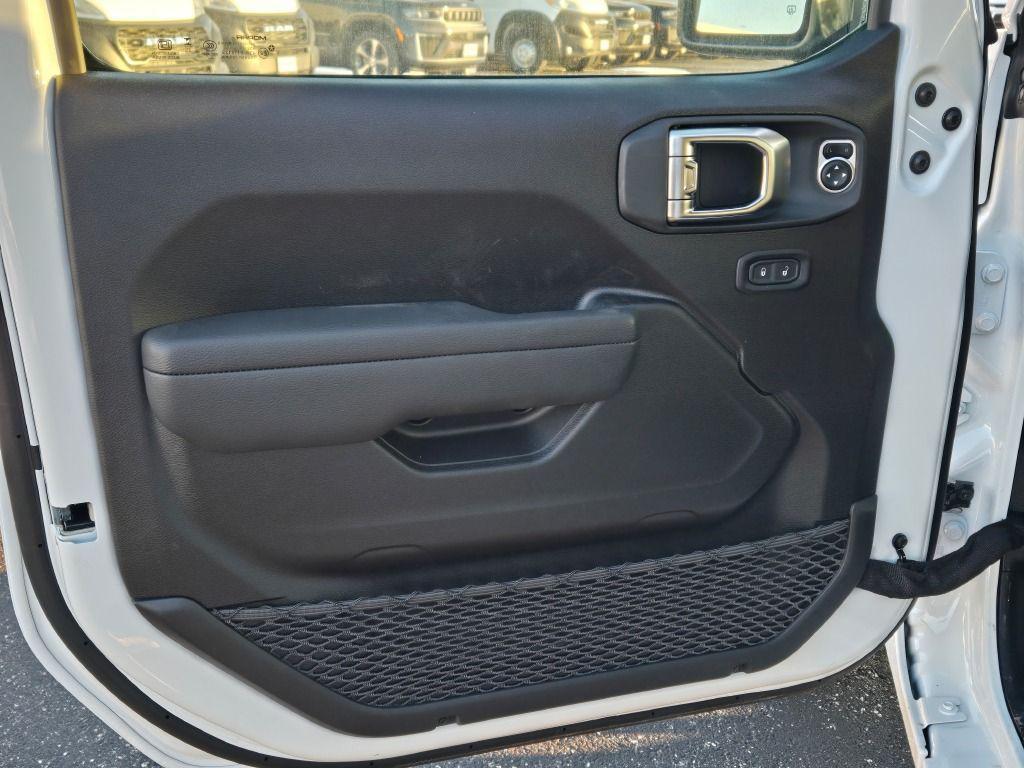 new 2026 Jeep Wrangler car, priced at $45,783