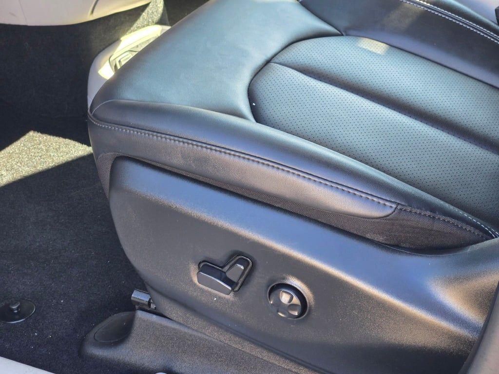 used 2024 Chrysler Pacifica car, priced at $28,598