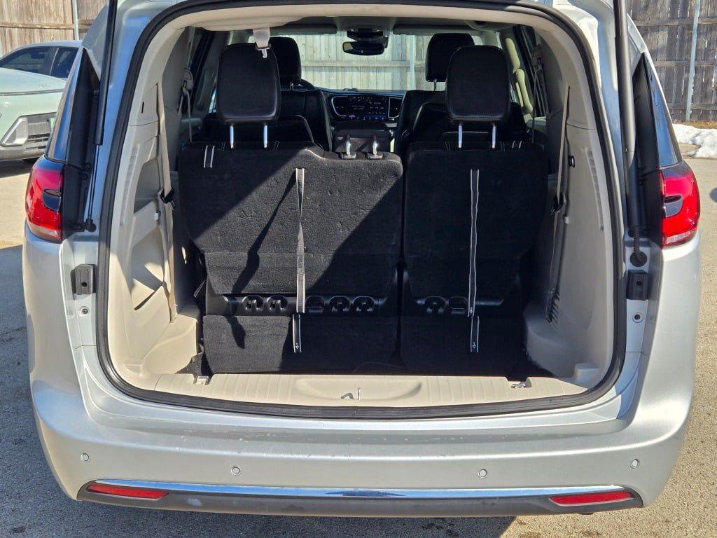 used 2024 Chrysler Pacifica car, priced at $28,598