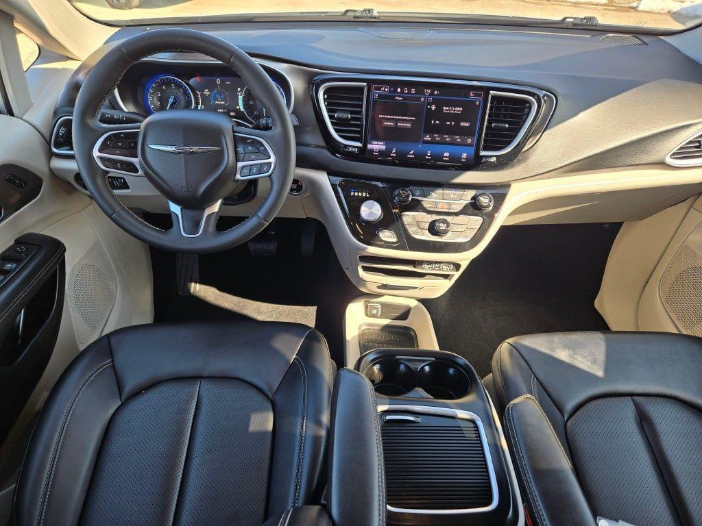 used 2024 Chrysler Pacifica car, priced at $28,598